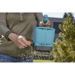 Handstrooier - M - Gardena 9 Handstrooier - M - Gardena -FloraHome Verkoopwinkel handstrooier m gardena 3 4