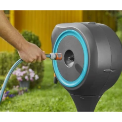Tuinslangbox RollUp - M - 20m - Blauw - Gardena -FloraHome Verkoopwinkel tuinslangbox rollup m 20m blauw gardena 6 7