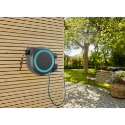 Wandslangenbox RollUp - XL - 35m - Blauw - Gardena 12 Wandslangenbox RollUp - XL - 35m - Blauw - Gardena -FloraHome Verkoopwinkel wandslangenbox rollup xl 35m blauw gardena 5 7